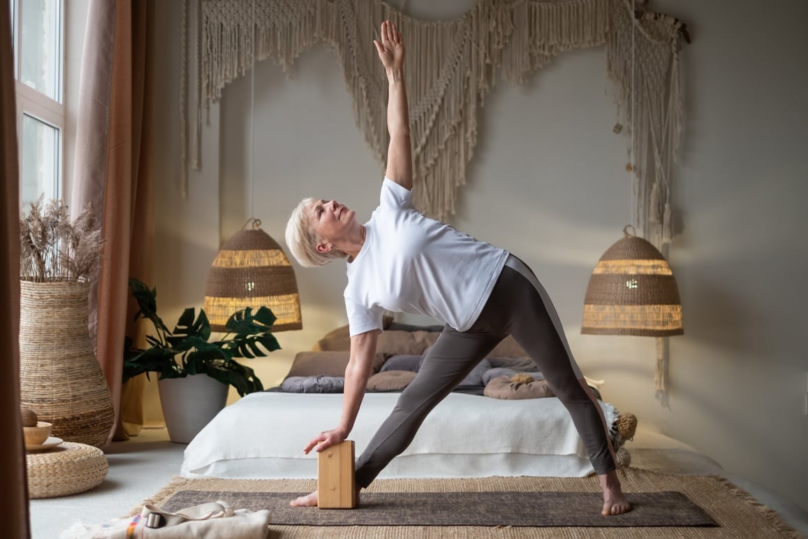 202309_VS_BlogIMG_Yoga for Seniors A Guide to Improved Health and Well-Being_inline 2