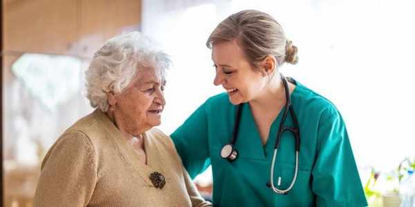 What’s the Difference Between Memory Care and Skilled Nursing?