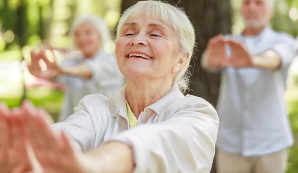 8 Meaningful Activities for Seniors