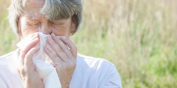 6 Ways for Older Adults to Manage Seasonal Allergies