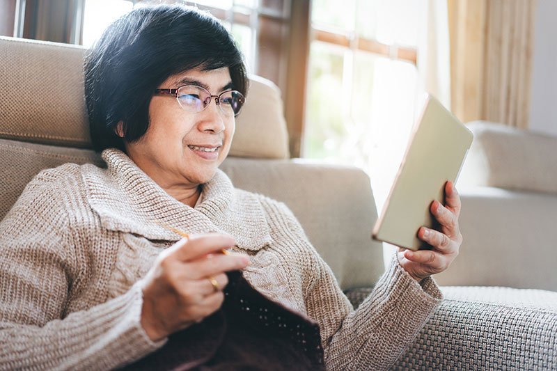 Safe Ways to Stay Connected With Your Loved One in Assisted Living