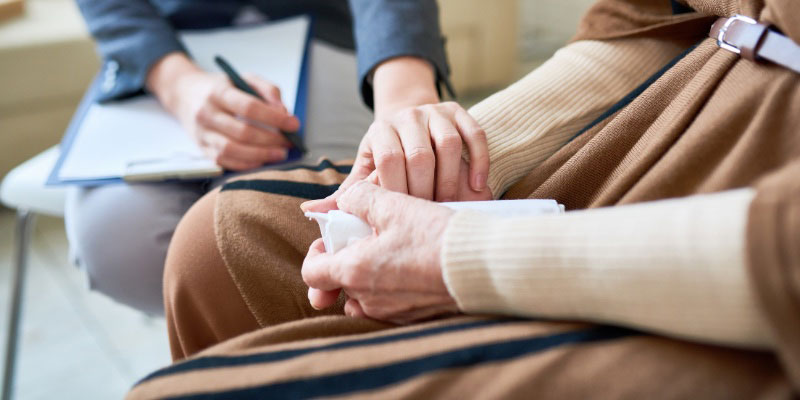 Processing Grief When Moving a Loved One to Hospice