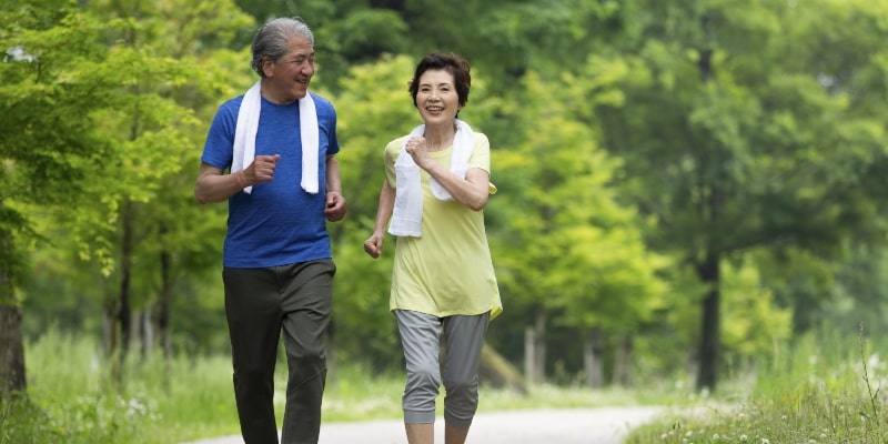 7 Benefits of Taking a Walk for Seniors